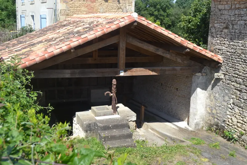 Le lavoir du Bourg