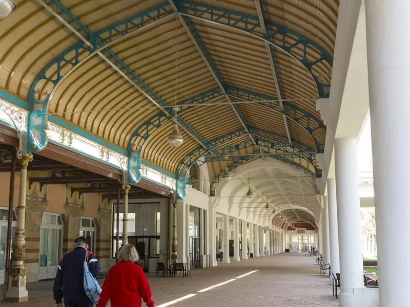 Galerie thermale et pavillons des sources