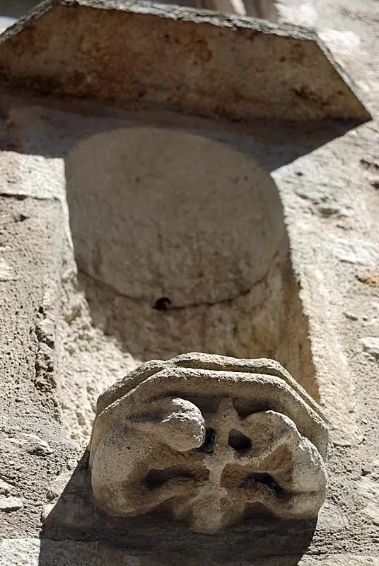 Maison aux anneaux