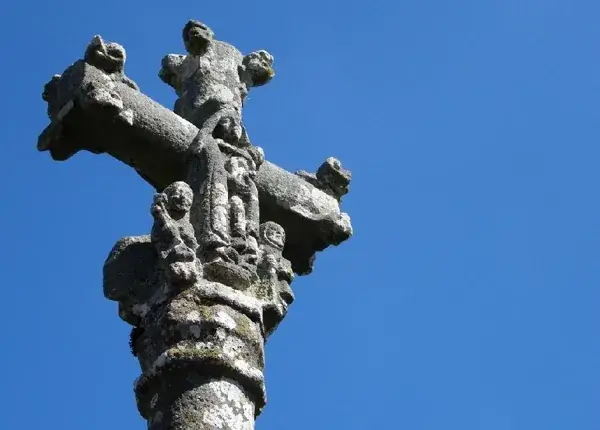 Eglise et croix d'Orlhaguet