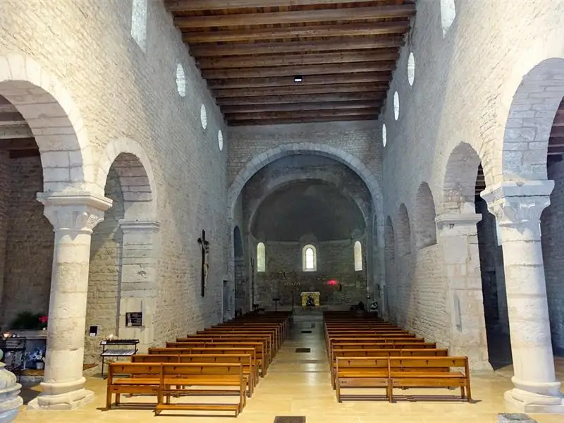 Eglise Romane St Jacques du XIIe siècle