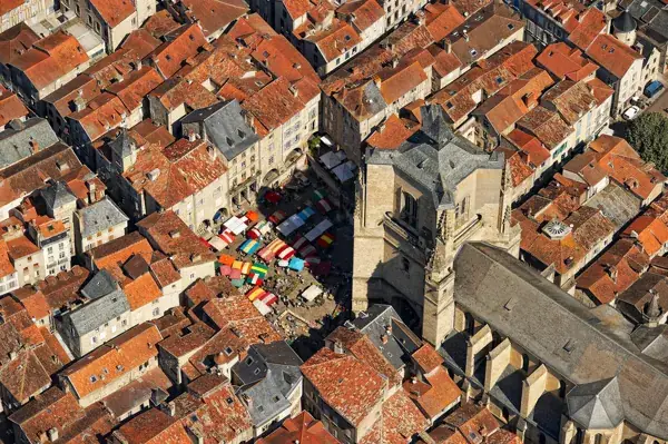 La bastide de Villefranche de Rouergue en visite guidée groupe