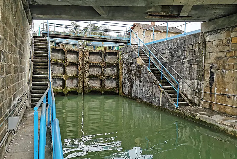 Ouvrages d'art du canal à Condes
