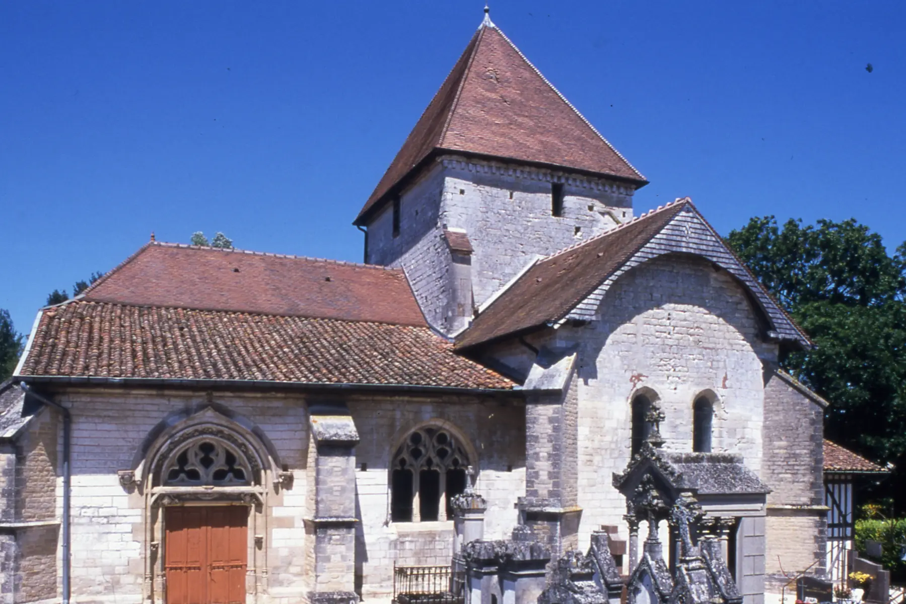Eglise Saint-Amand de Donnement