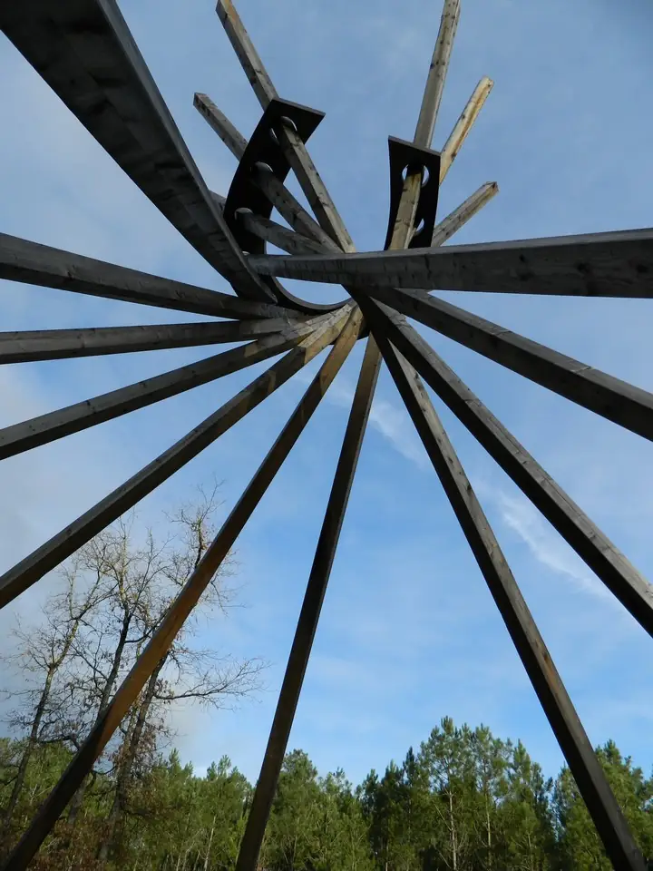 La Forêt d'Art Contemporain : Coeur Chaud Bois d'Aquitaine, oeuvre n°01