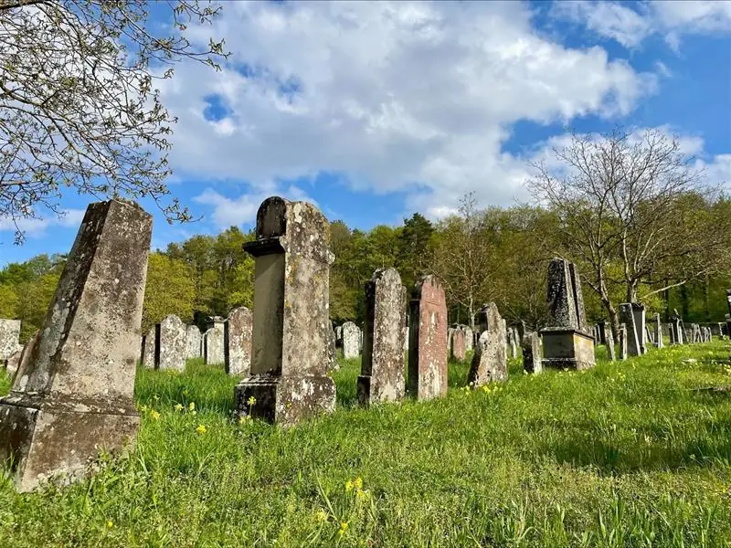 Le cimetière israélite