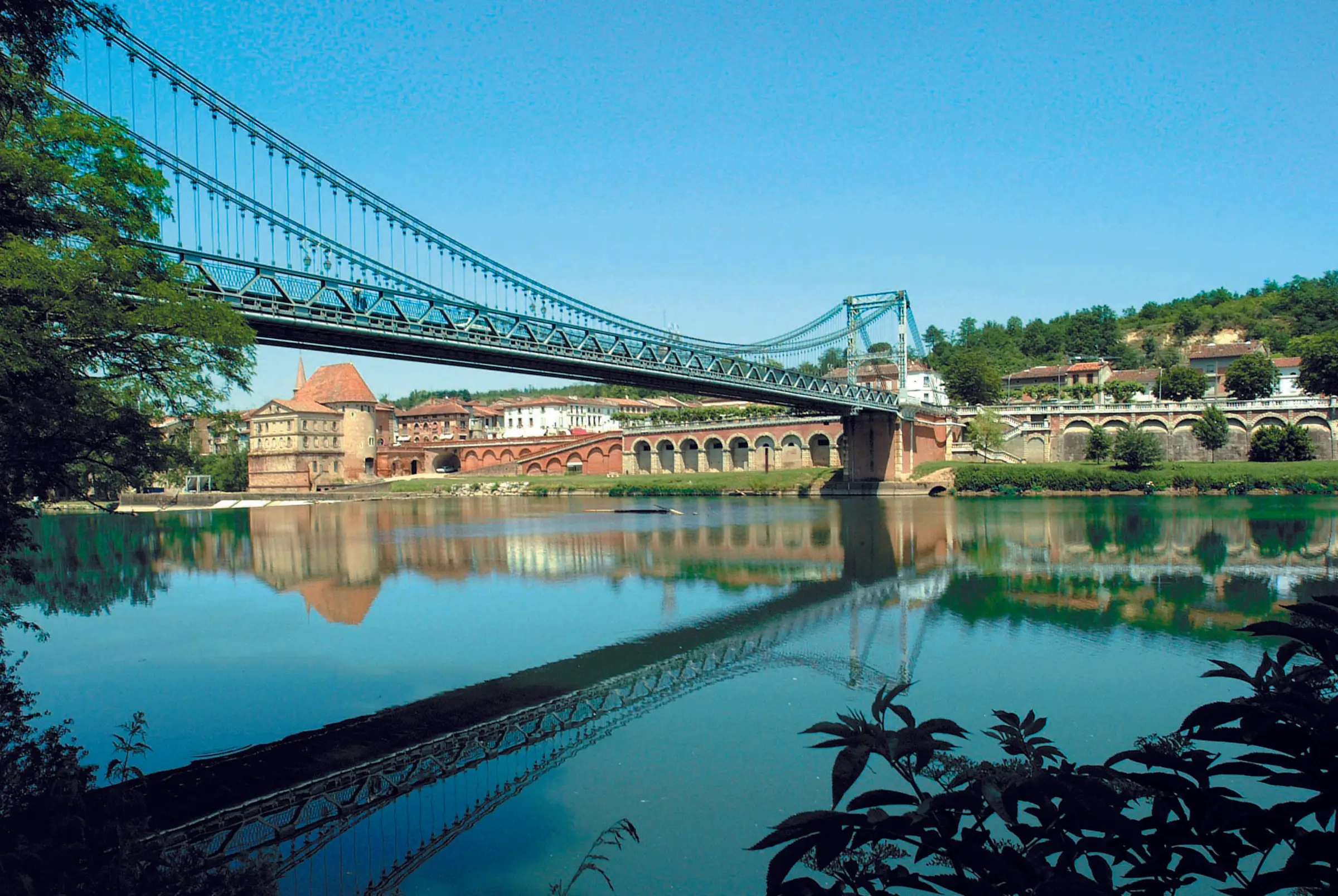 PONT SUSPENDU