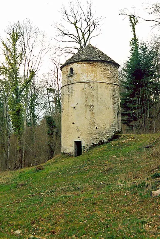 COLOMBIER DE L'ANCIENNE ABBAYE DE VAUCLAIR