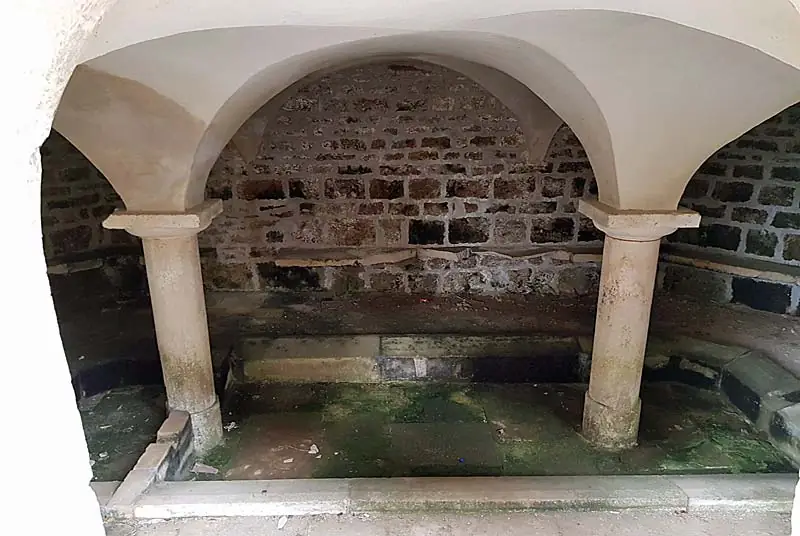 Mairie-lavoir de Perrusse