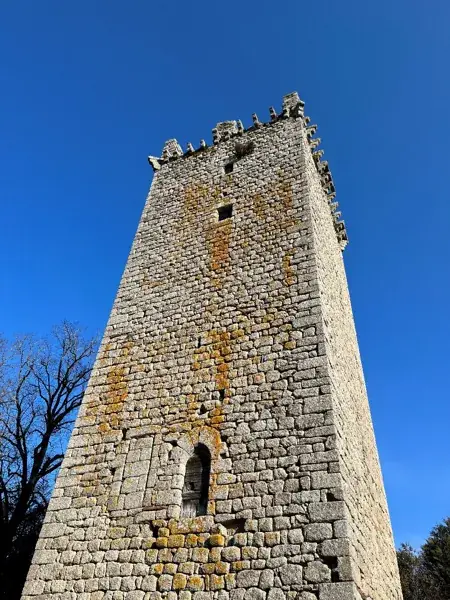 Tour du château de Sénergues