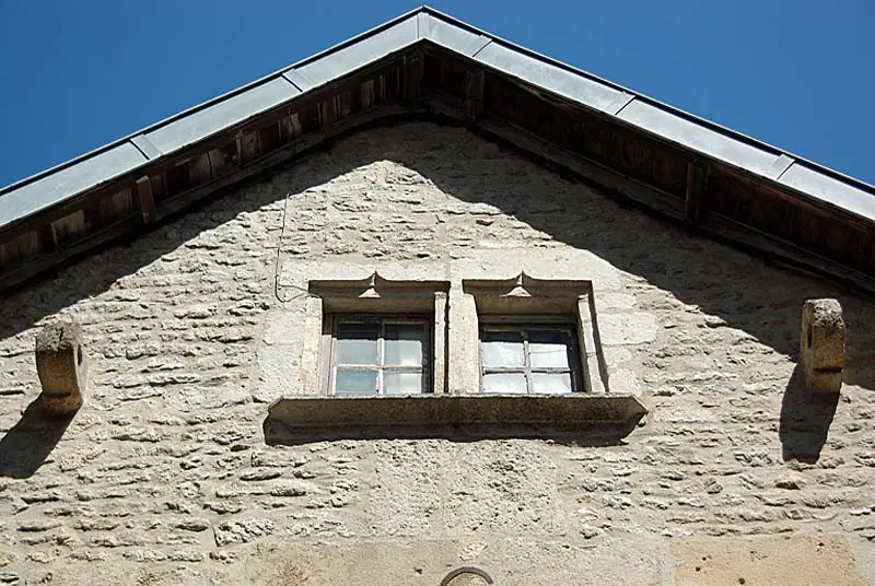 Maison aux anneaux