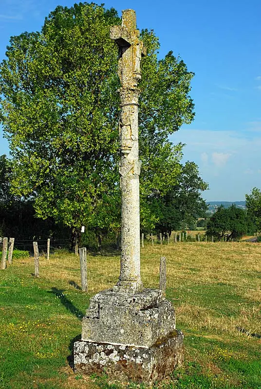 Croix route de Bassoncourt