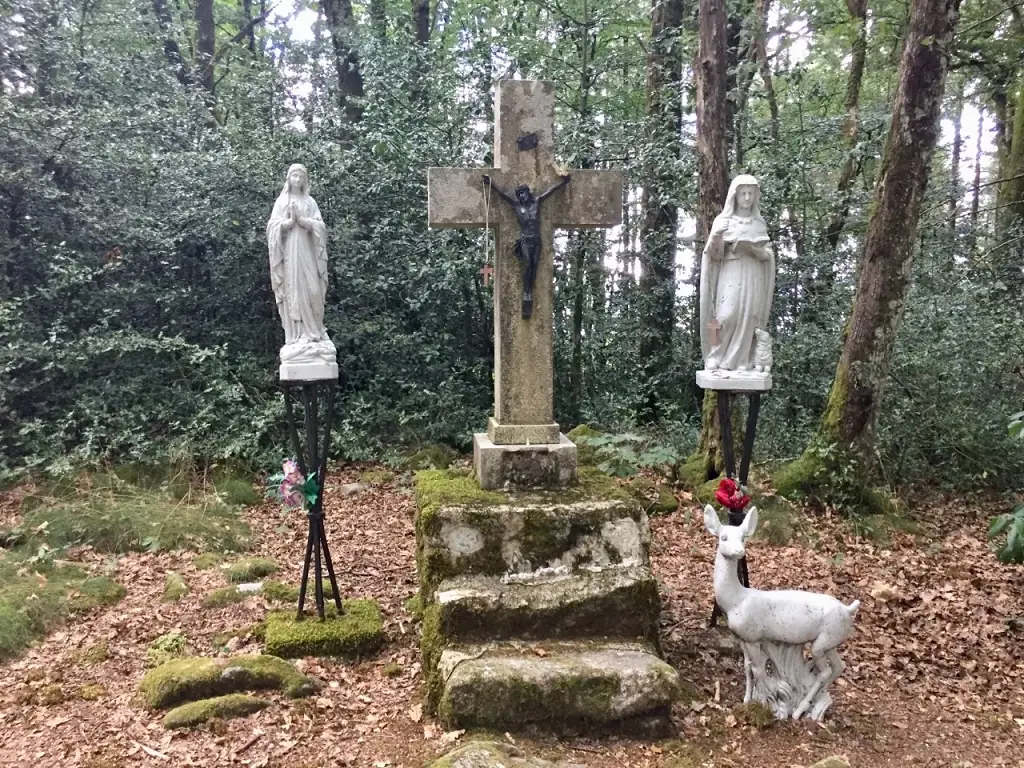 Fontaine et légende de Sainte Geneviève