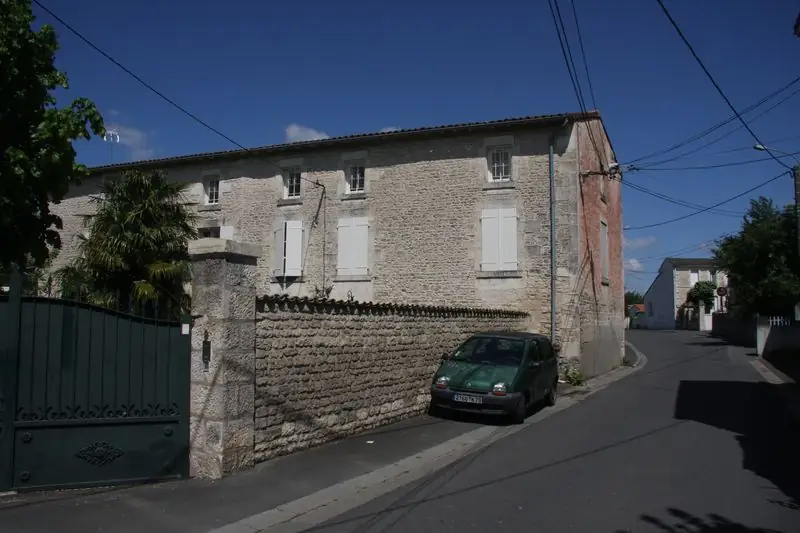 Ancien café-guinguette "Le Robinson" et sa traditionnelle "Balade aux oeufs durs et aux pissenlits"