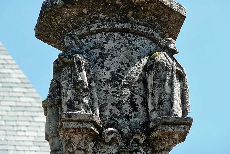 Croix de carrefour à Brennes