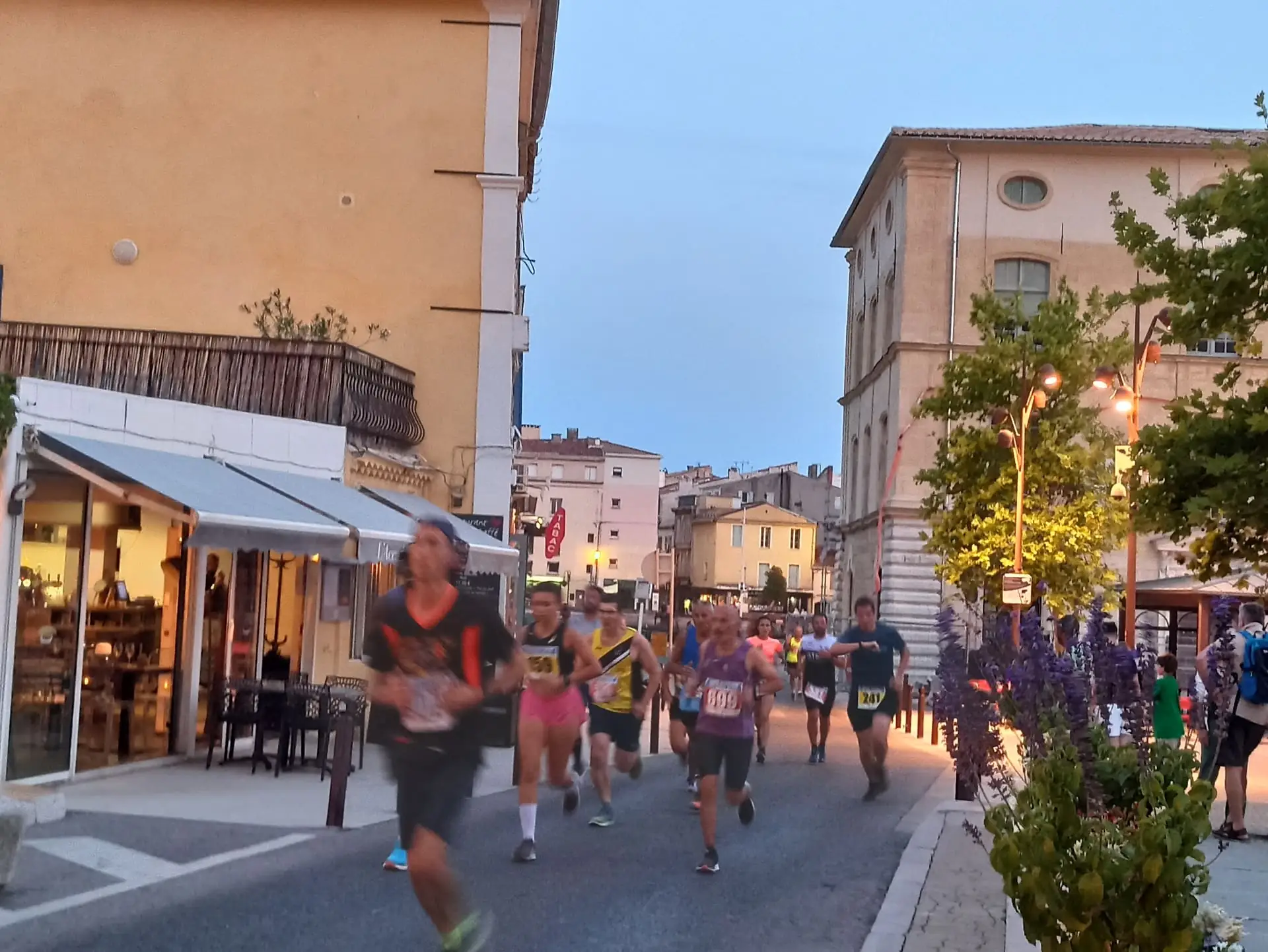 La ronde nocturne des ponts bleus