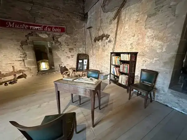 Château de Coupiac et musée rural du bois