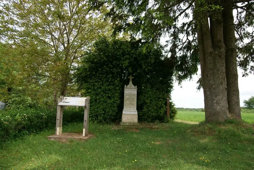 La Croix Margueritte et la tombe de Camille de Varaigne