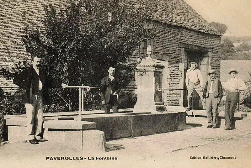 Ancienne fontaine de Faverolles