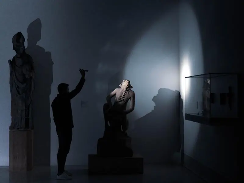 Visite nocturne à la lampe torche