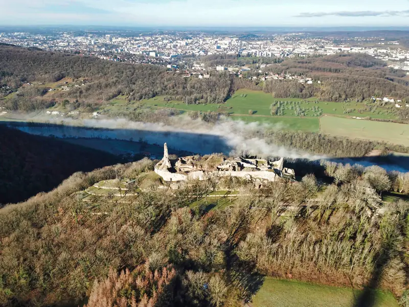 Château médiéval de Montfaucon