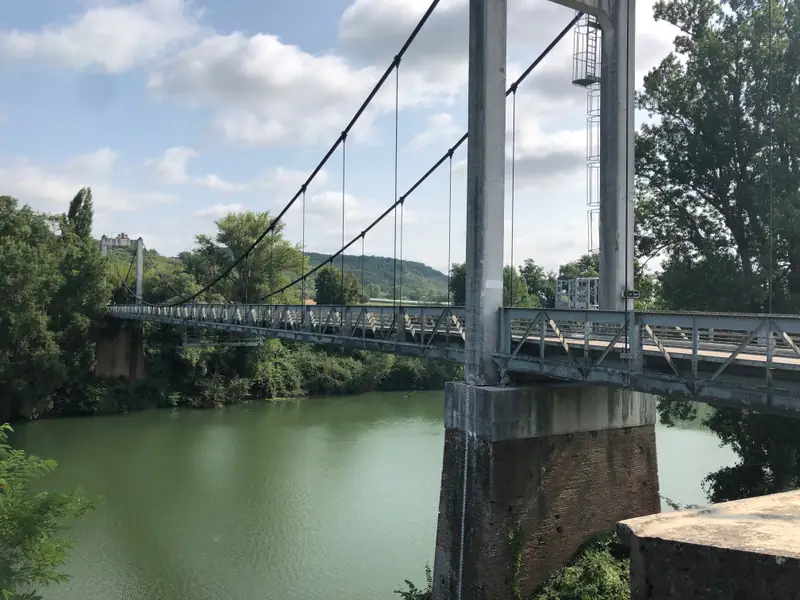 PONT SUSPENDU