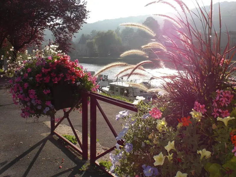 BOGNY SUR MEUSE, Ville Fleurie "2 Fleurs"