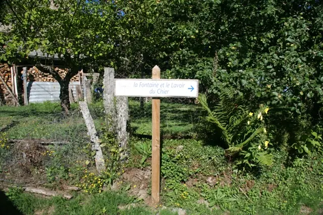 La fontaine et le lavoir du Chier