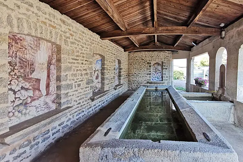 Les fresques du lavoir d'Aujeurres