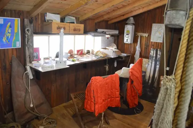 Visite guidée d'une cabane ostréicole
