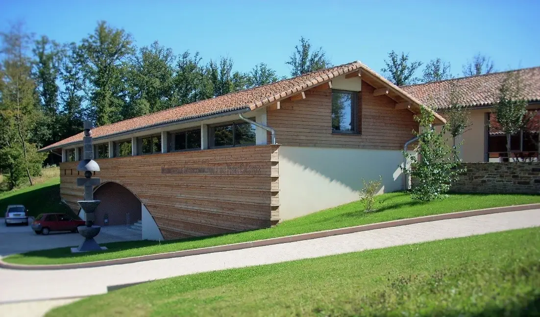 Découverte des archives à la Maison du Père Castor