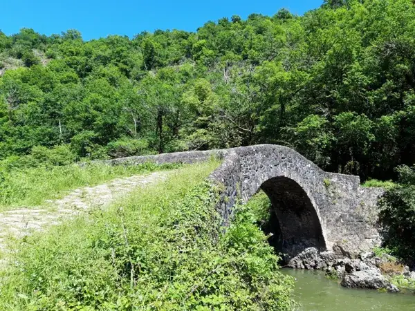 Le pont du Cayla à La Bastide l'Evêque