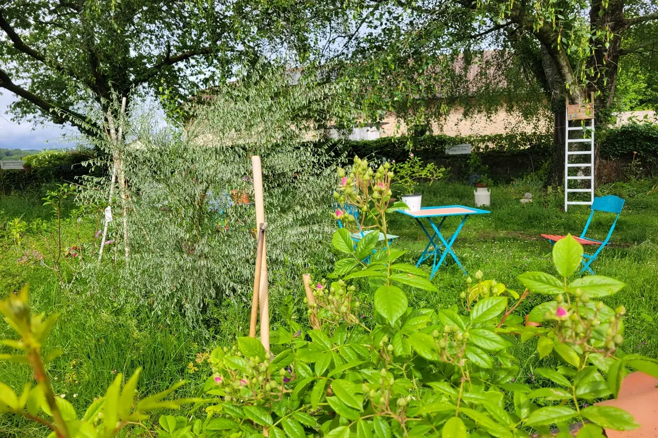 Café Rosa, le café associatif éphémère de l'association Vayres à Soi