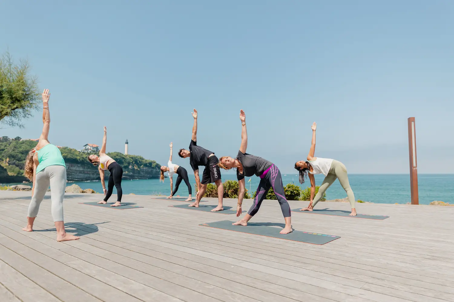 Yoga face à l'océan