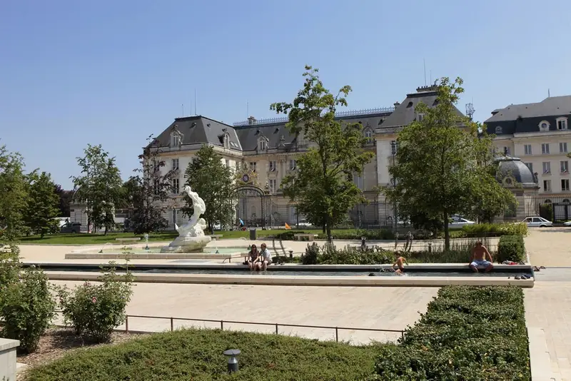 Ancienne Abbaye Notre-Dame-aux-Nonnains - Hôtel de la Préfecture