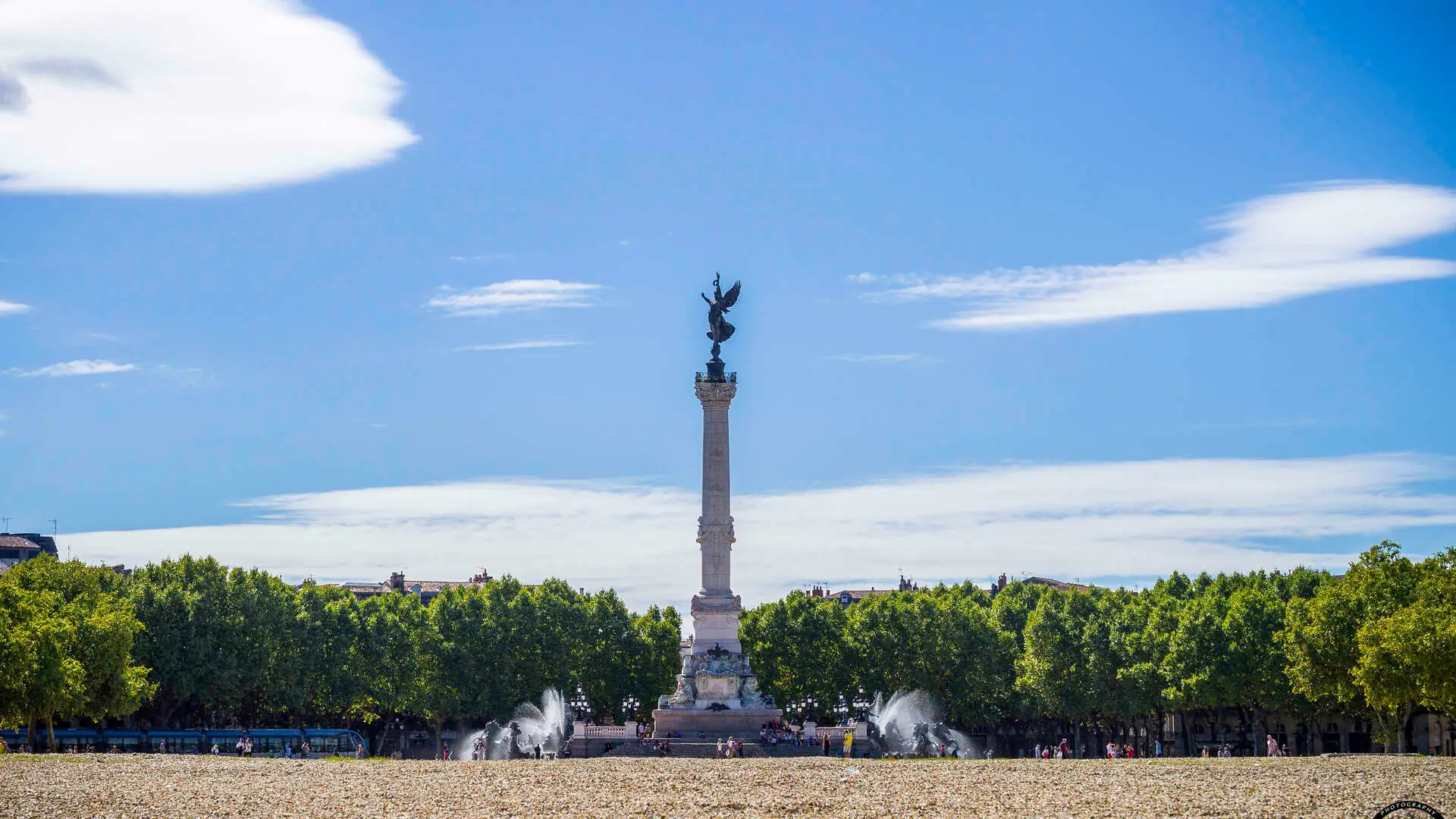 Esplanade des Quinconces et le monument aux Girondins