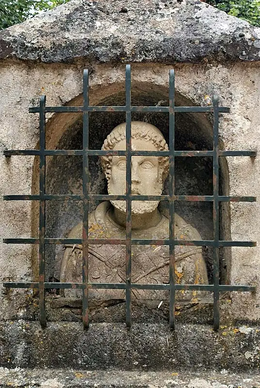 Fontaine Saint-Vinebault de Hûmes