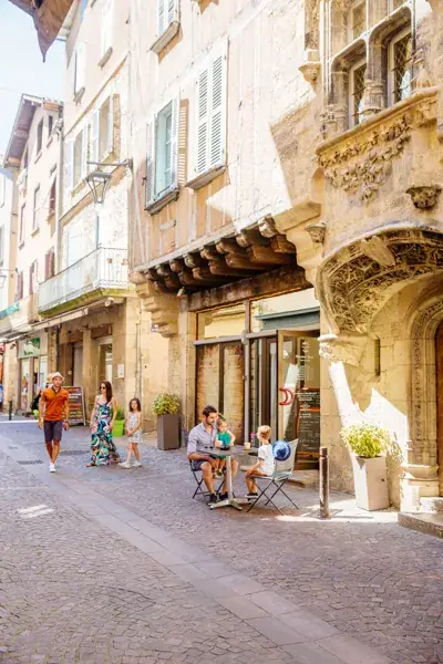 La bastide de Villefranche de Rouergue en visite guidée groupe