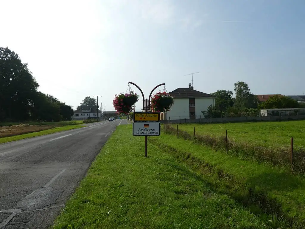 MOUZON, Ville Fleurie "2 Fleurs"