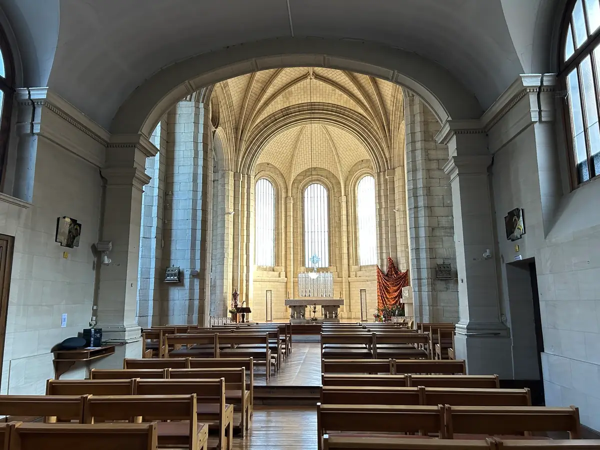 Chapelle Notre-Dame-de-Fidélité aux verrières Lalique