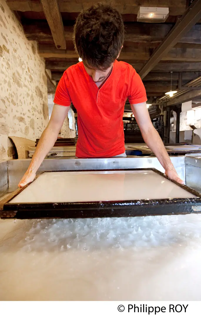 Le Moulin du Got : Visite d'un moulin à papier toujours en activité