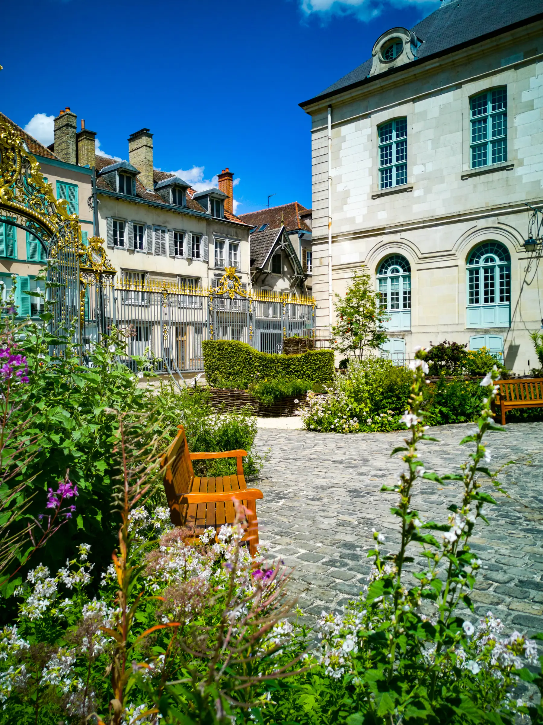 Hôtel-Dieu-Le-Comte