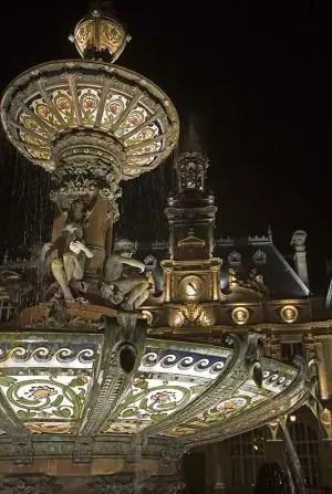 Fontaine de la place de l'Hôtel de Ville