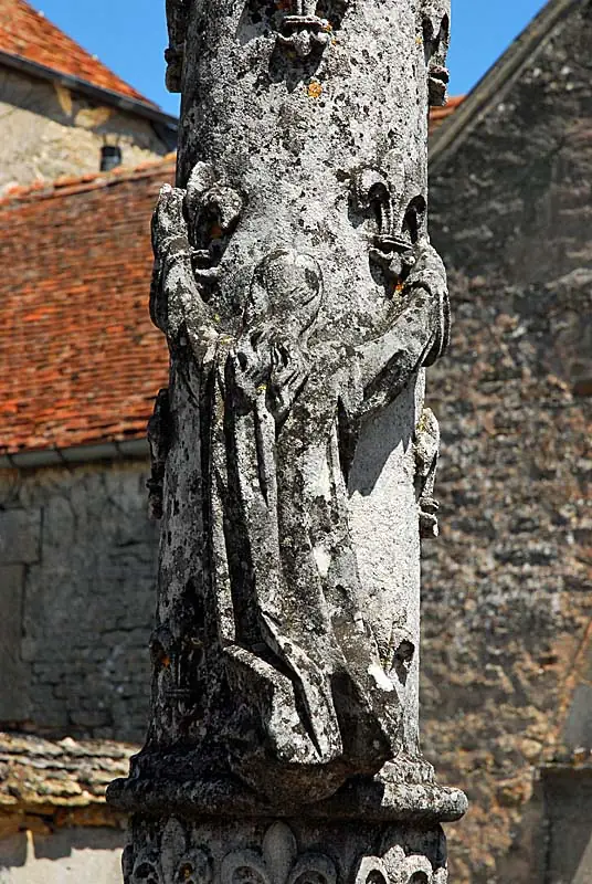 Croix de carrefour à Brennes