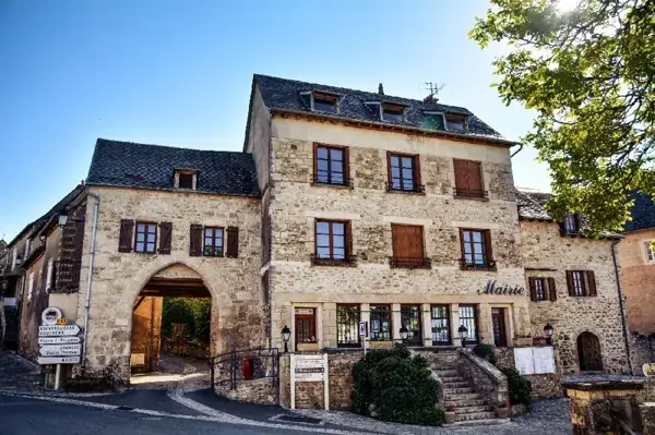VISITE DU VILLAGE DE BOURNAZEL