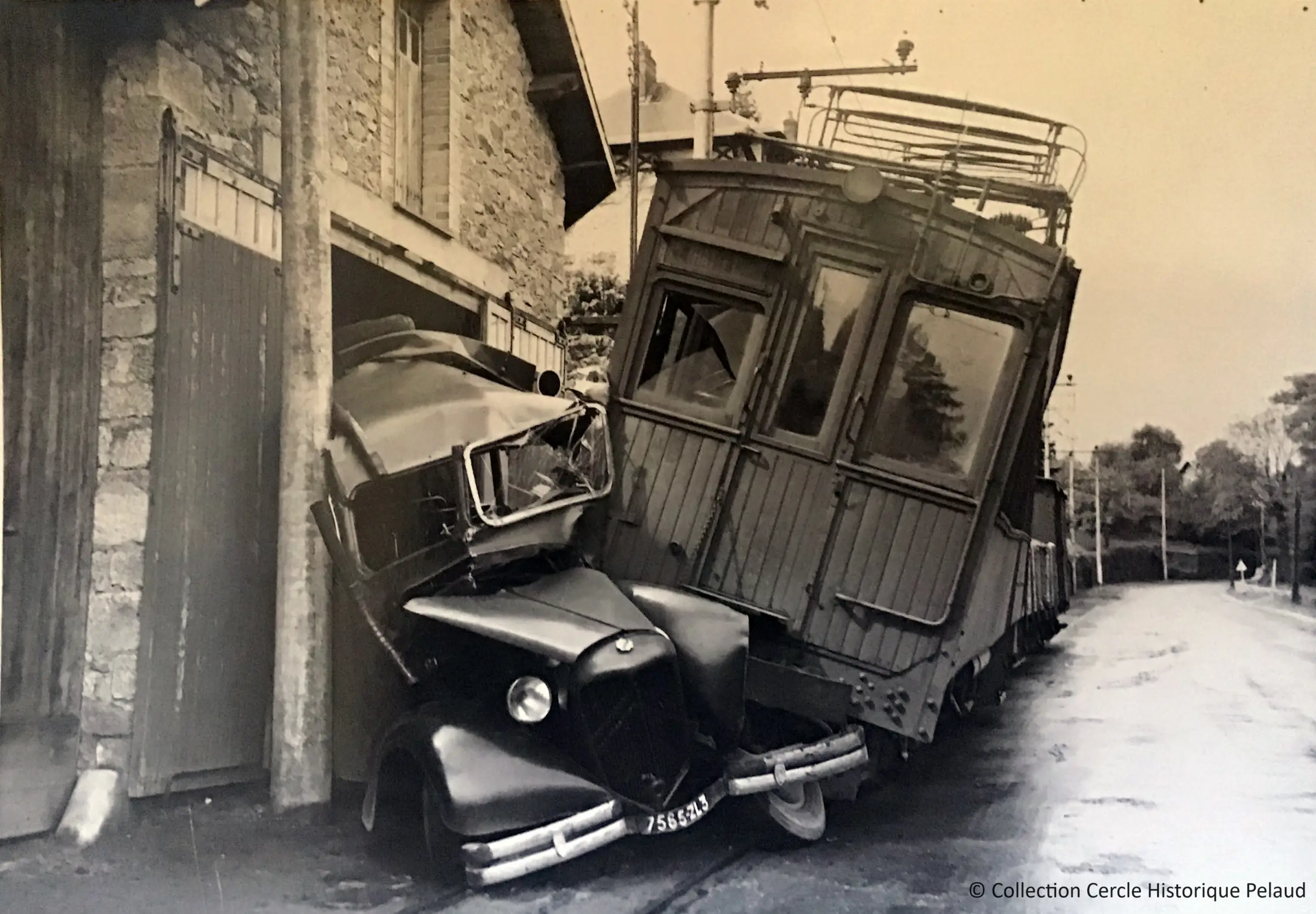 Exposition : Un train peut en cacher un autre