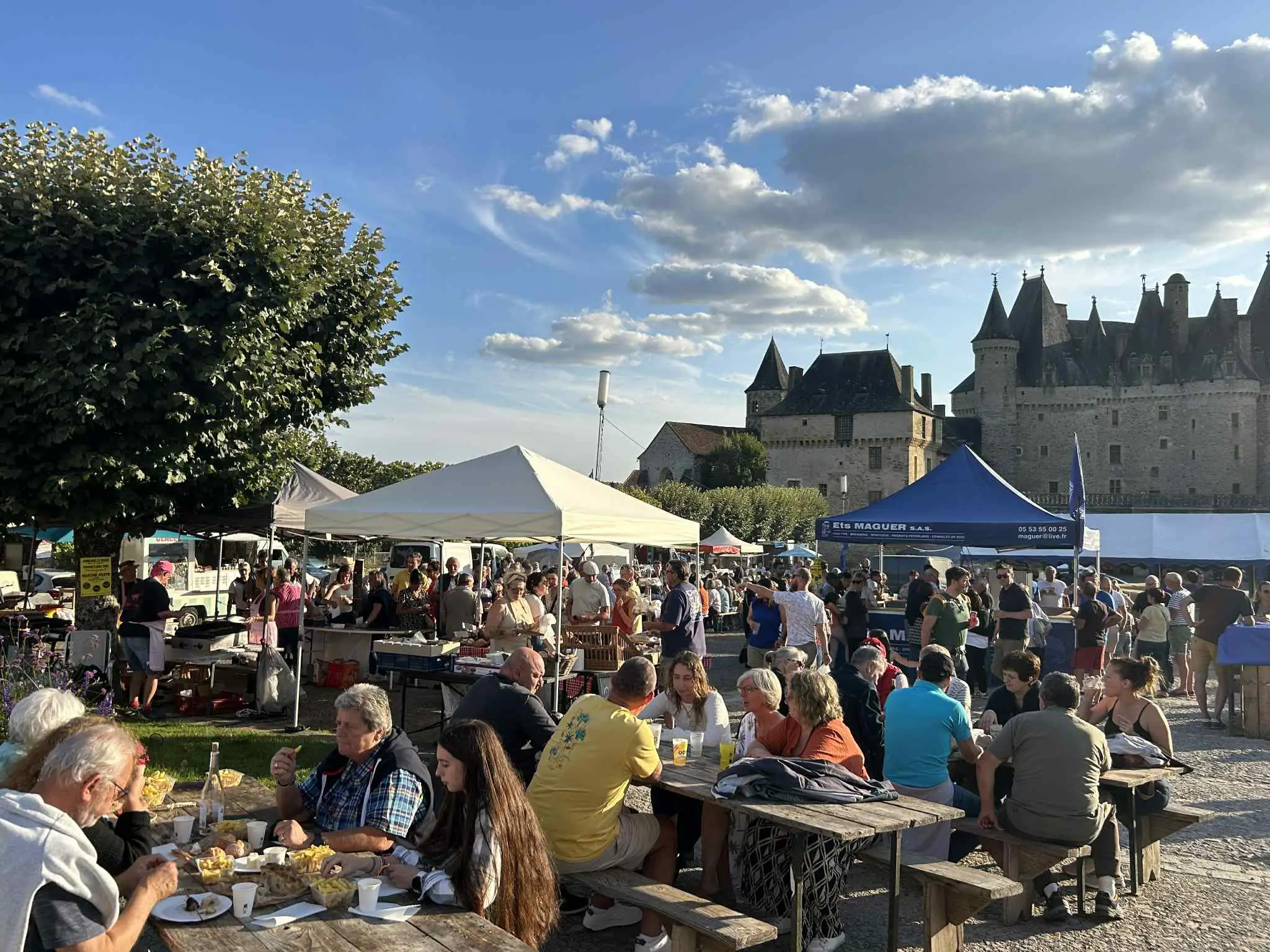Marché festif Jumilhac le Grand
