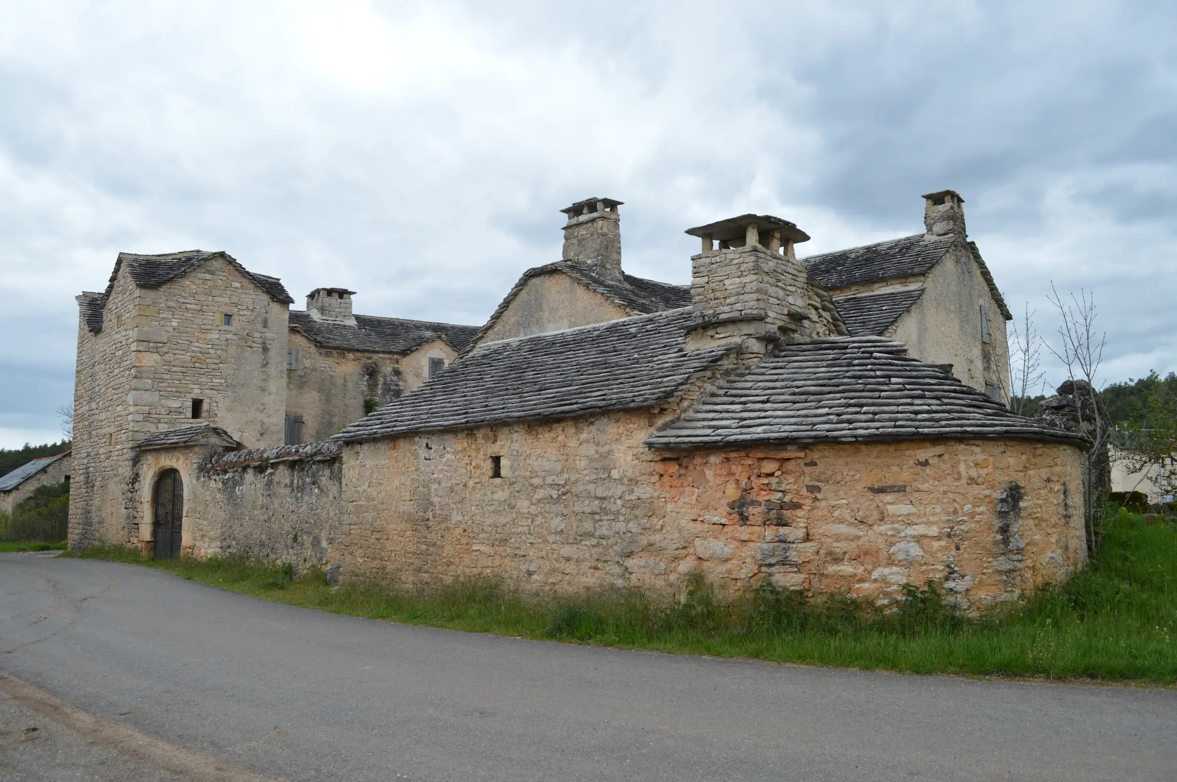 FERME AUX MONZIOLS