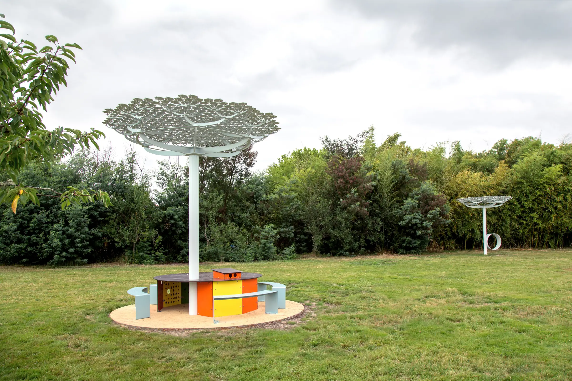 La Forêt d'Art Contemporain : Ronde des ombelles, oeuvre n°21