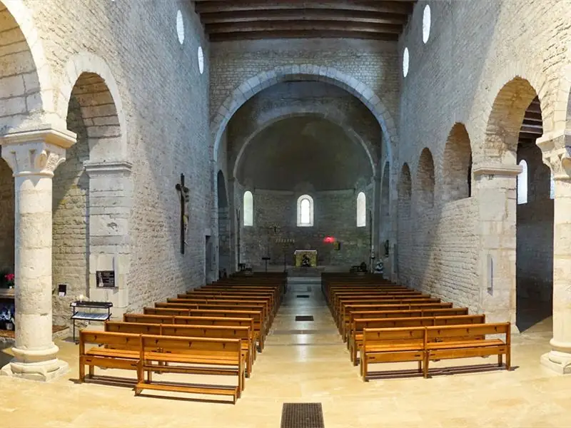 Eglise Romane St Jacques du XIIe siècle